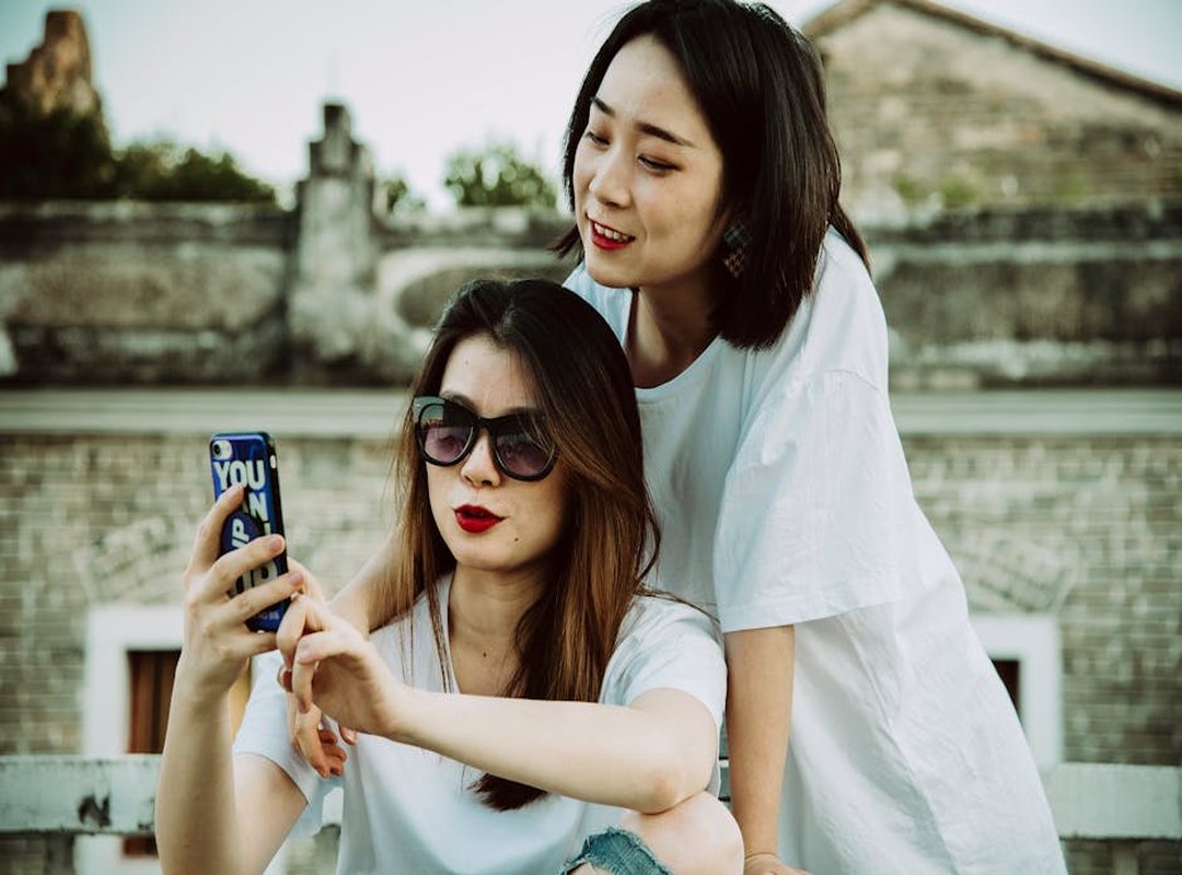 Celebrating Friendship: Joyful Kavithai for Your Best Friend